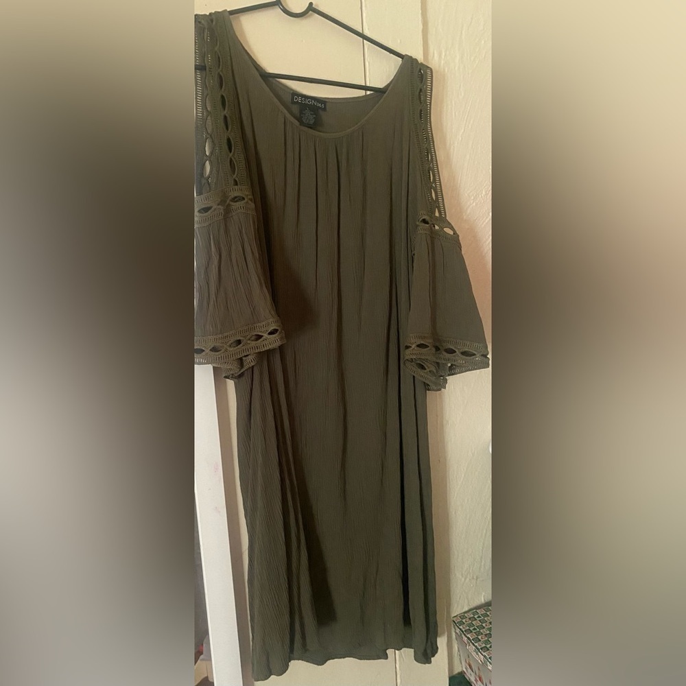 Design365 Dress - Picture 2 of 4